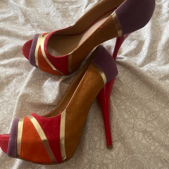 Shoes - Picture 2 of 2